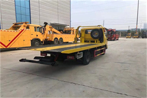 达日非事故拖车